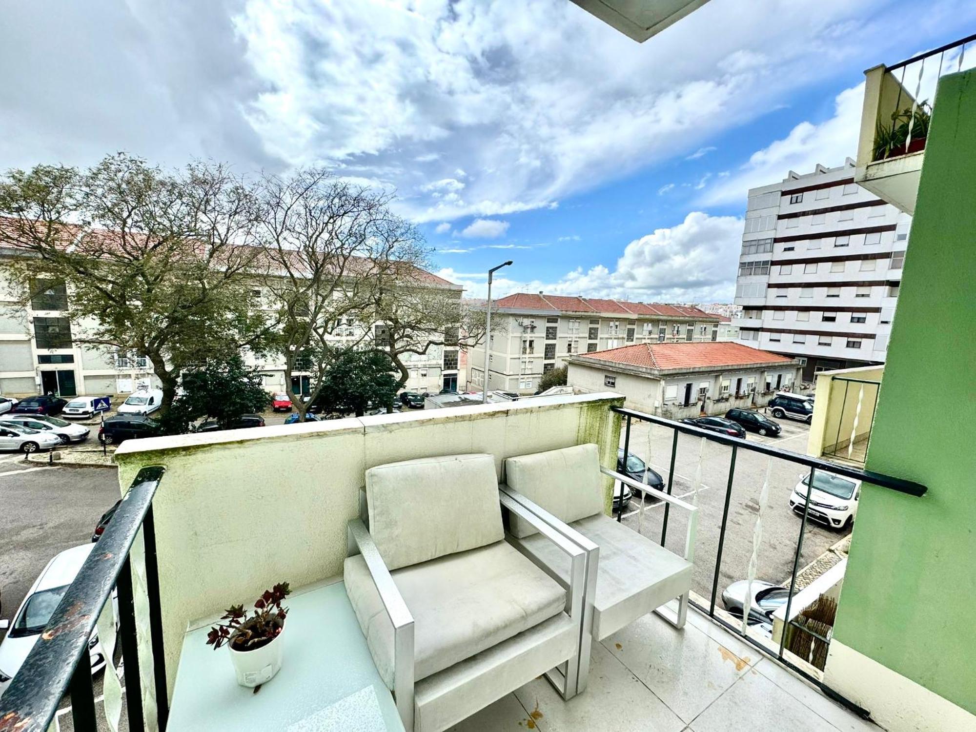 Almada Big Flat Next To Lisbon And Caparica Beach Eksteriør bilde